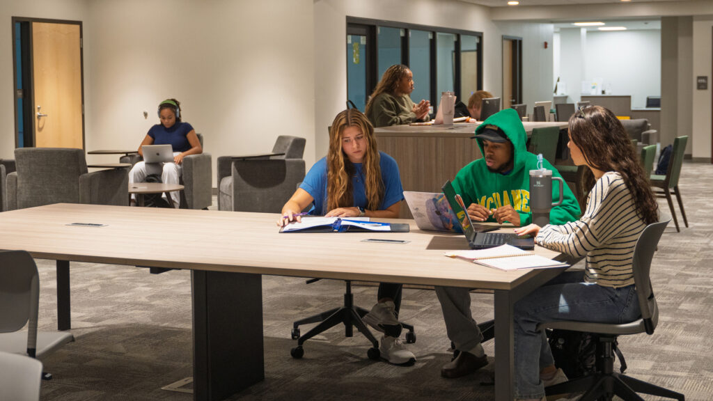Students sitting in the Learning Commons @ Hoover Library.